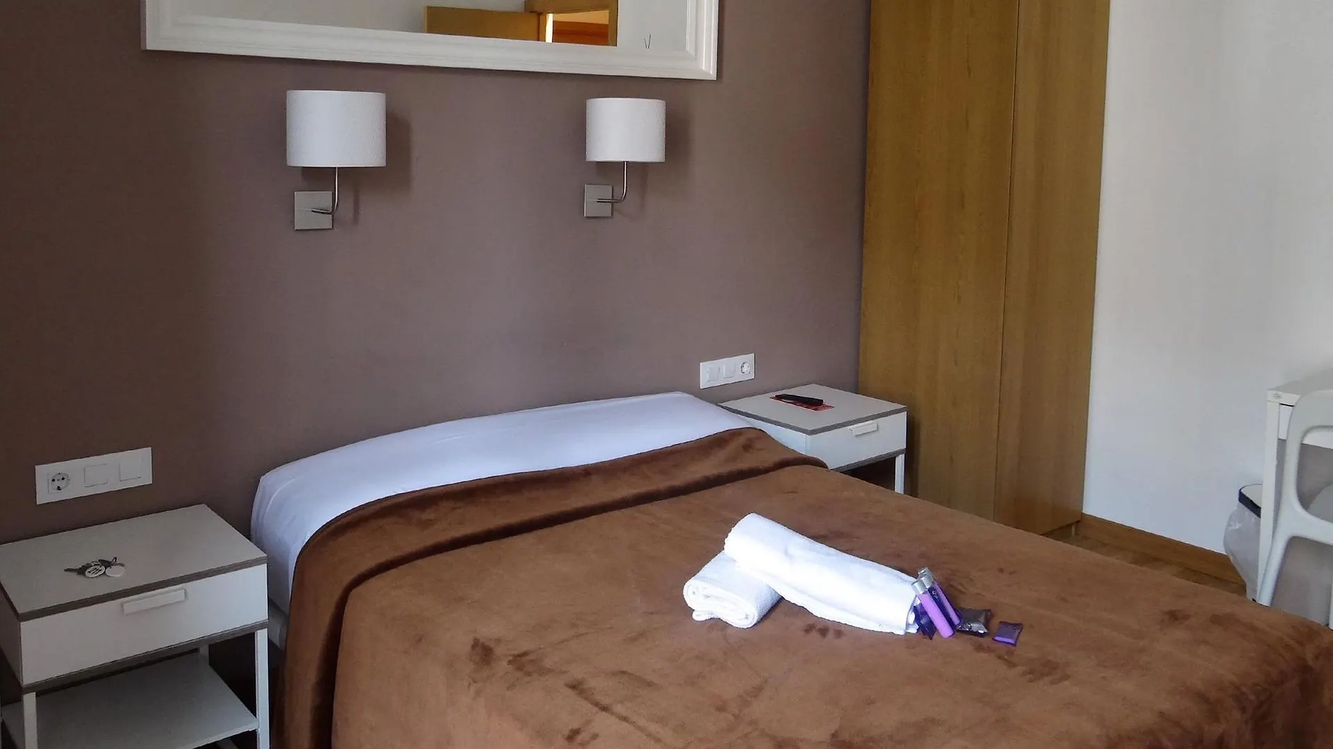Hostal Balkonis Barcelona Pensjonat